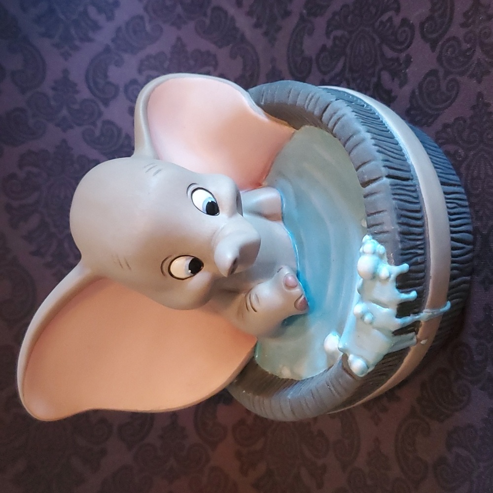 Disney Collector Society Dumbo Figurine